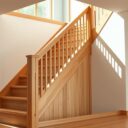 Tanie schody wewnętrzne: proste rozwiązania i montaż własny